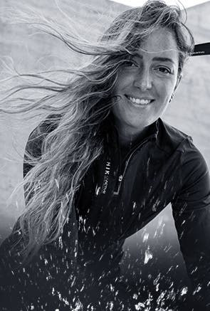 Mujeres con equipamiento Zhik sostenible